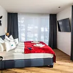 Falcon Zell Am - Summercard Included