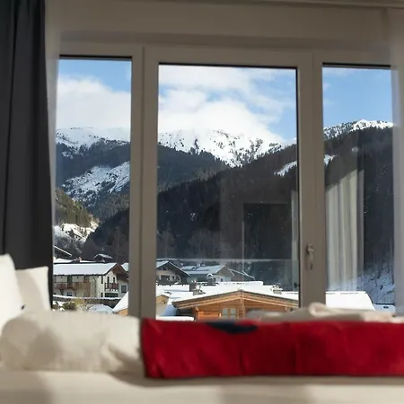 Falcon Zell Am Apartment