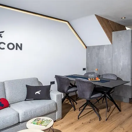 Falcon Zell Am Целль-ам-Зе